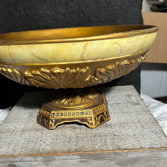 unknown Accents Pedestal Centerpiece Bowl Old World Style Fruit